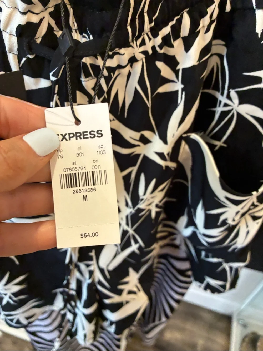 Express Black & White Tropical Print Women's Drawstring Shorts NWT